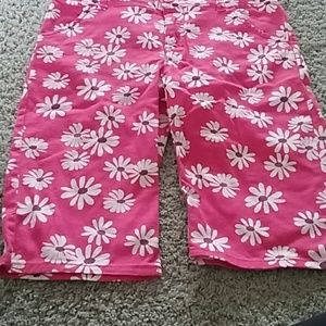 Super cute floral shorts